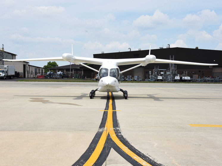 Небольшой самолет врезался в дом в Орегоне, трое пропали без вести