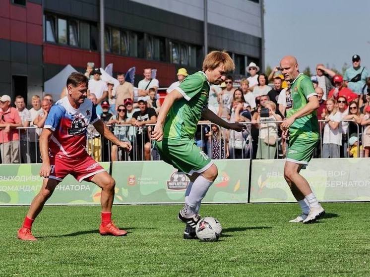 «Легенды футбола» сыграли матч в Ногинске на обновленном стадионе