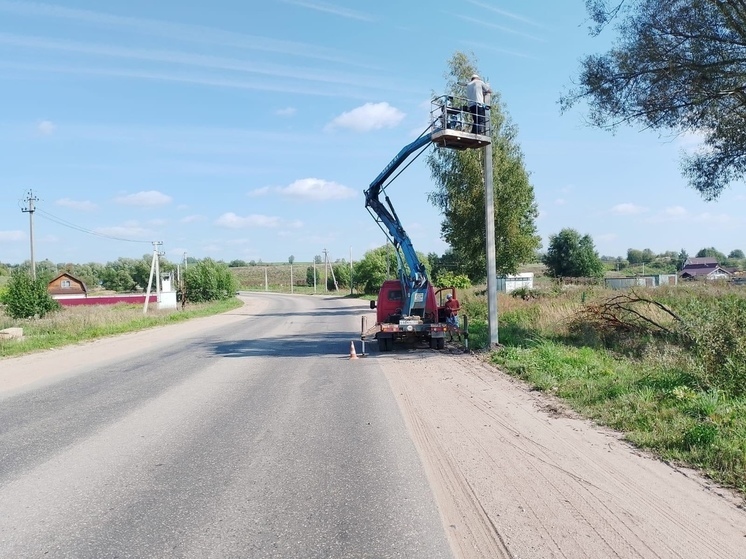 В Боровичском районе вдоль автомобильной дороги установят светодиодные светильники