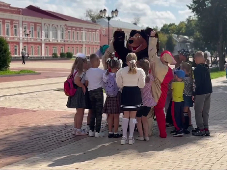 В Старой Руссе отметили начало учебного года праздником «Большая перемена»
