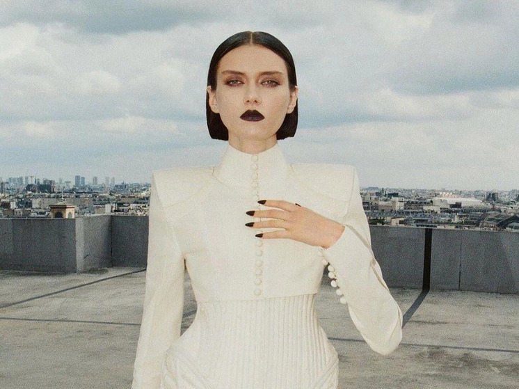 Модель из Новосибирска украсила 2 обложки Vogue