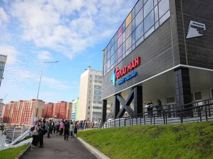 В красноярском микрорайоне Солнечном открылась новая школа