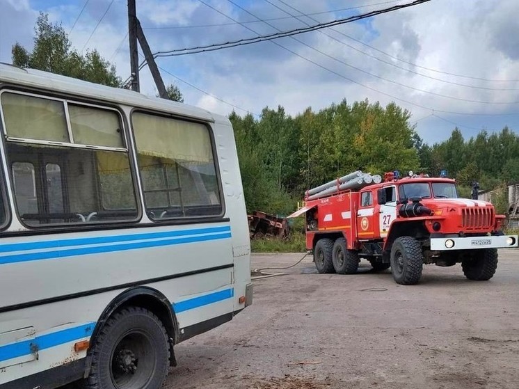 В Верхнетоемском округе произошел пожар на производственной базе
