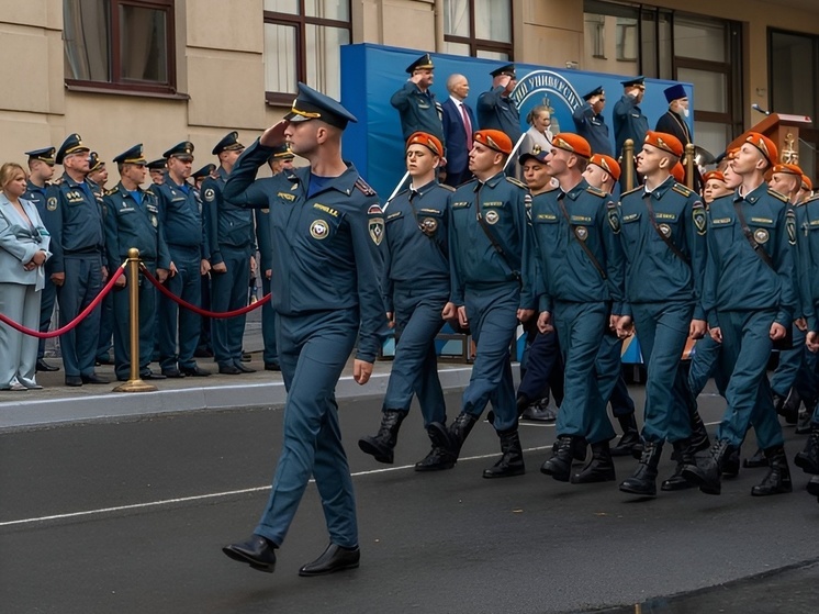 В вузах МЧС стартовал учебный год с вручением символов успеха
