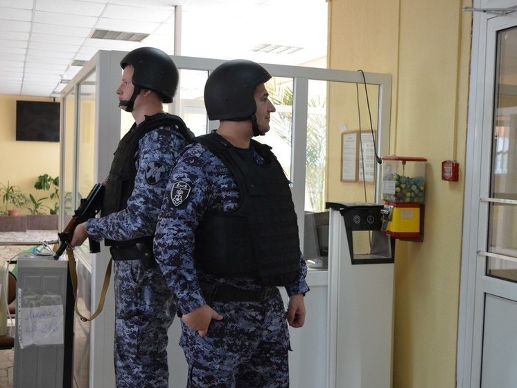 В Пензенской области росгвардейцы проверяют безопасность избирательных участков перед единым днем голосования
