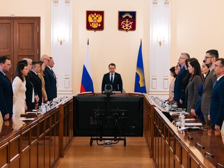 Совещание в правительстве Мурманской области началось с минуты молчания