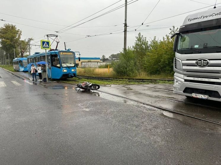 «Бесправник» на мотоцикле сбил молодую новокузнечанку на пешеходном переходе