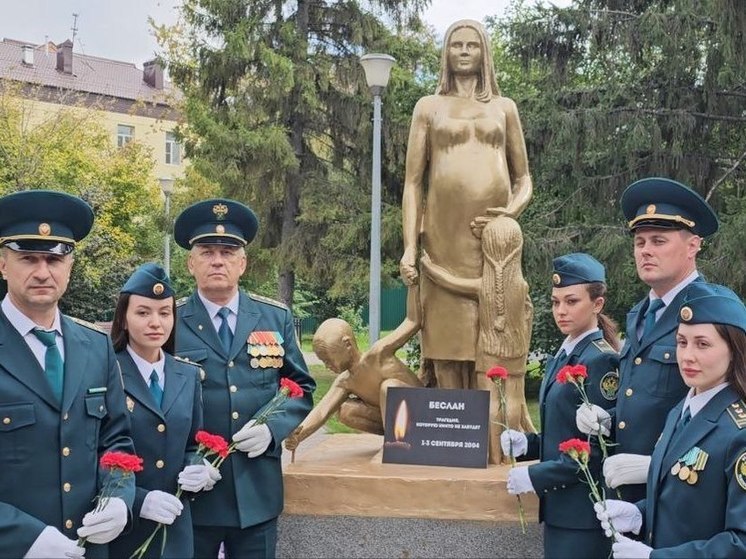 В Тюмени почтили память жертв терактов