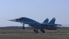 Опубликовано видео боевой работы Су-34 в Курской области: уничтожена бронетехника ВСУ