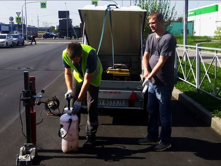 В Кудрово проверяли недавно уложенный асфальт на качество