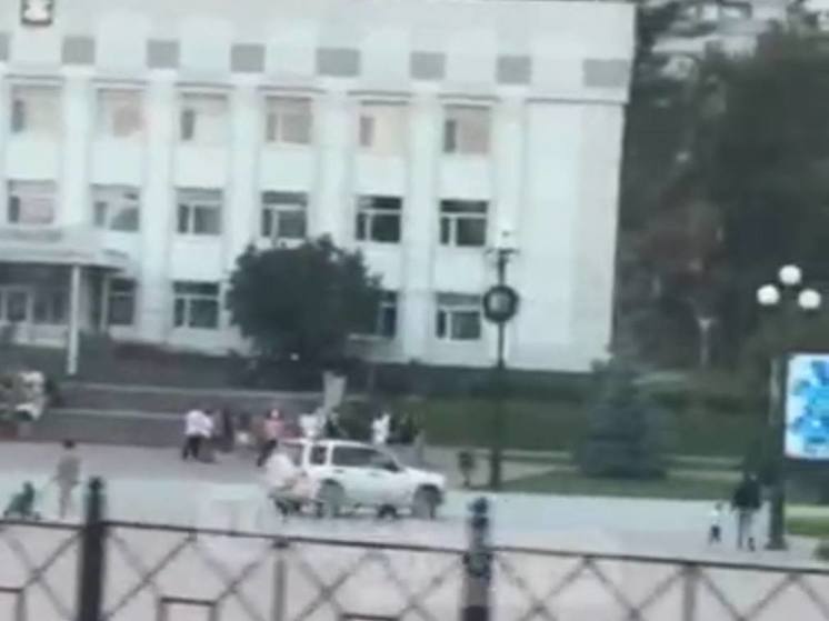 Автоледи получила штраф за поездку по площади в Корсакове