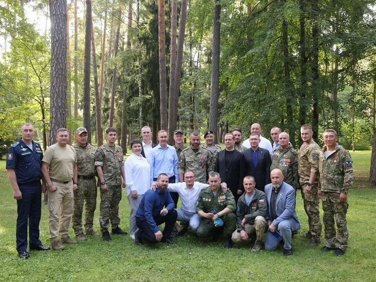 Военнослужащие, прошедшие школу боевых действий, теперь начнут служить России во власти