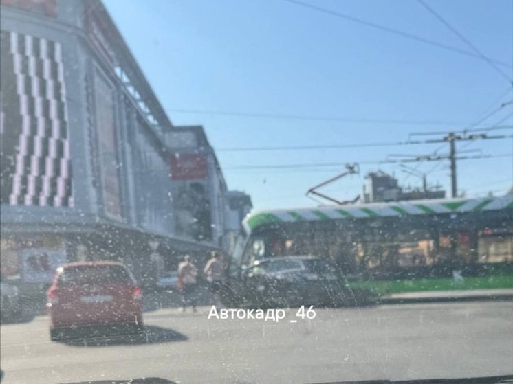 В Курске в ДТП попал новый трамвай «Львенок»
