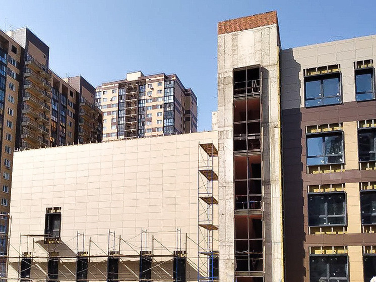 Новая школа для 1100 ребят в Реутове готова на 70%