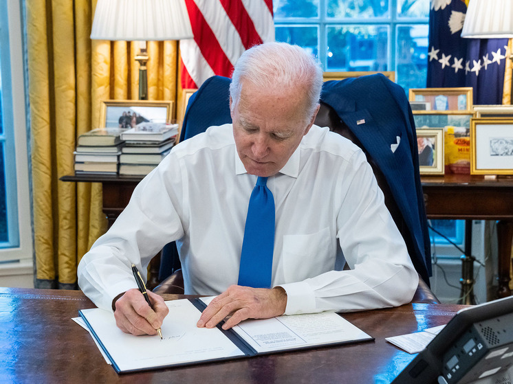 Администрация Байдена забилась в предвыборной истерике