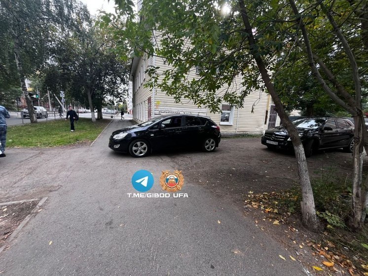 20-летняя уфимка на электросамокате попала под машину