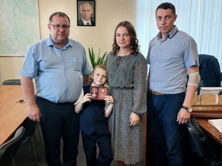 Орден Мужества вручили сыну погибшего на СВО бойца из Карелии
