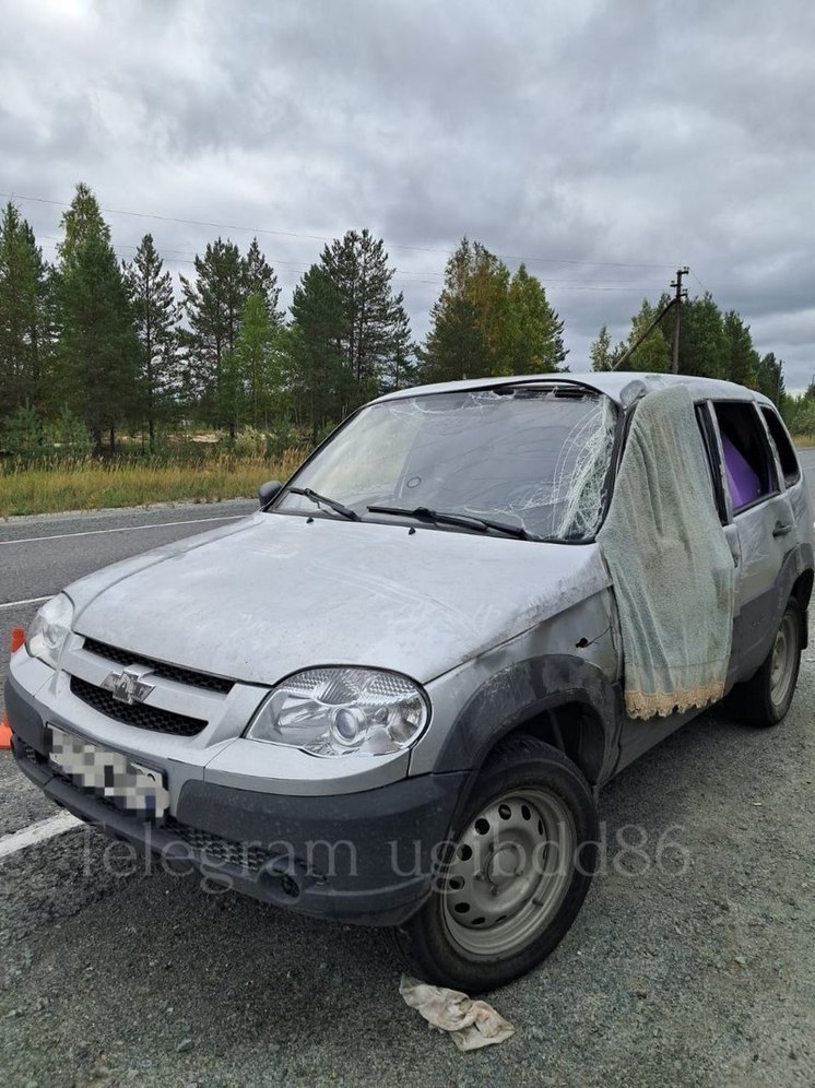 В Сургутском районе опрокинулся автомобиль
