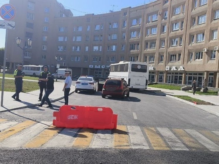 В Твери женщина попала в больницу после аварии на пешеходном переходе