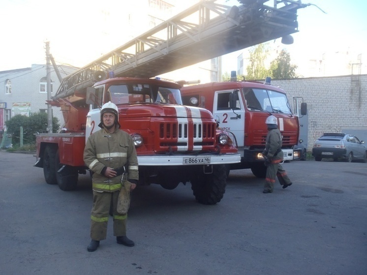 При пожаре в квартире дома на улице Пирогова в Курске спасены два человека