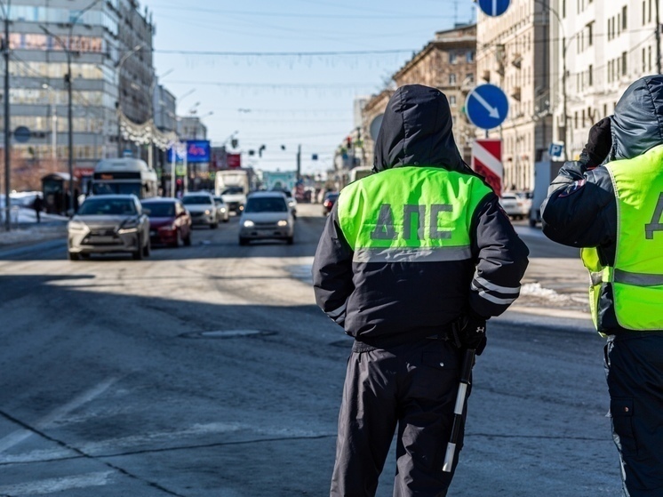 В Новосибирске перекрыли движение по Пархоменко из-за присяги росгвардейцев