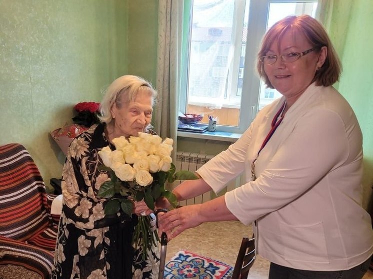 Жительница Южно-Сахалинска проголосовала на выборах в свой 100-летний юбилей