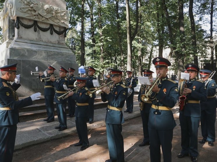 В Румянцевском саду завершилась первая за 77 лет реставрация фонтанов и обелиска