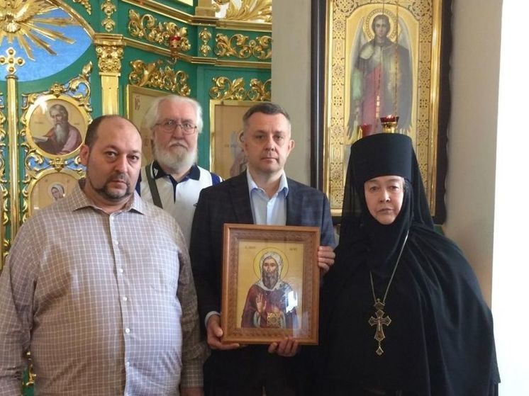 В Орловский женский монастырь прибыли две старые иконы