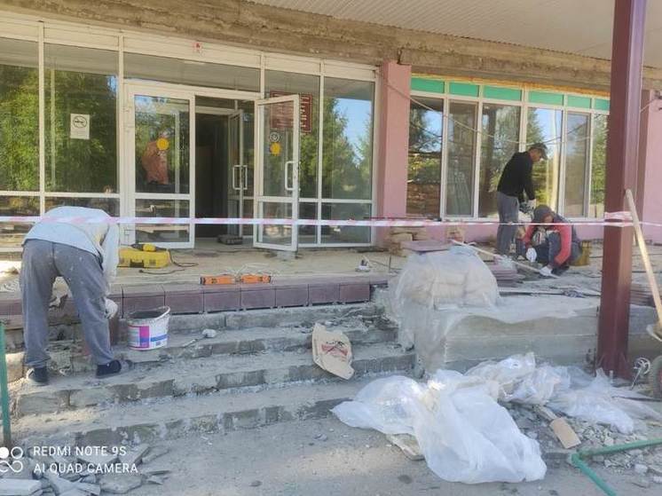 В Белинской районной больнице продолжается капремонт входной группы