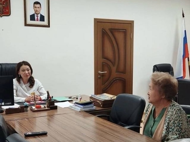 Врачи ресбольницы Калмыкии проводят прием граждан