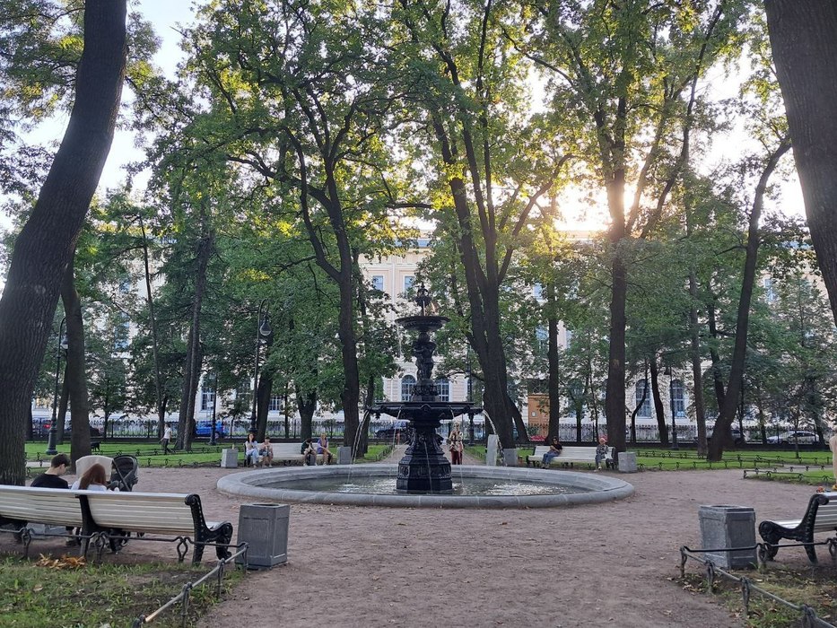 В Румянцевском саду впервые за 77 лет отреставрировали фонтаны и обелиск «Румянцева победам»