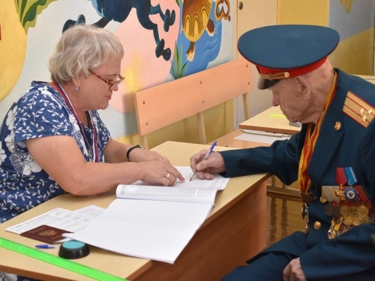 В Твери проголосовал участник войны Спартак Сычев