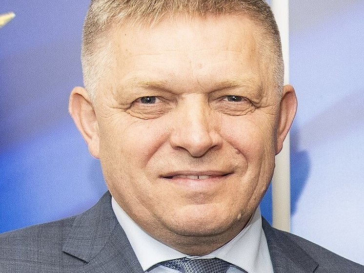 Премьер Словакии Роберт Фицо осудил использование ВСУ нацистской символики