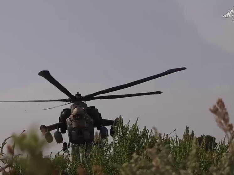 Вертолет Ми-28НМ нанес удар по живой силе ВСУ в Курском приграничье