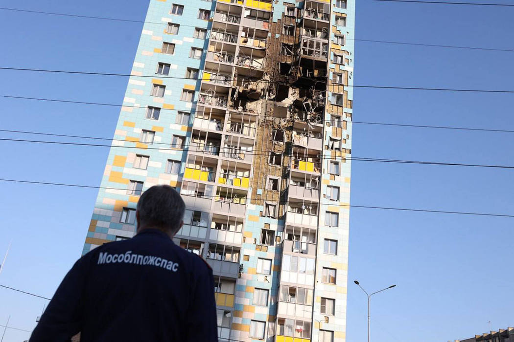 Украинские БПЛА массово атаковали Подмосковье: страшные кадры из Раменского