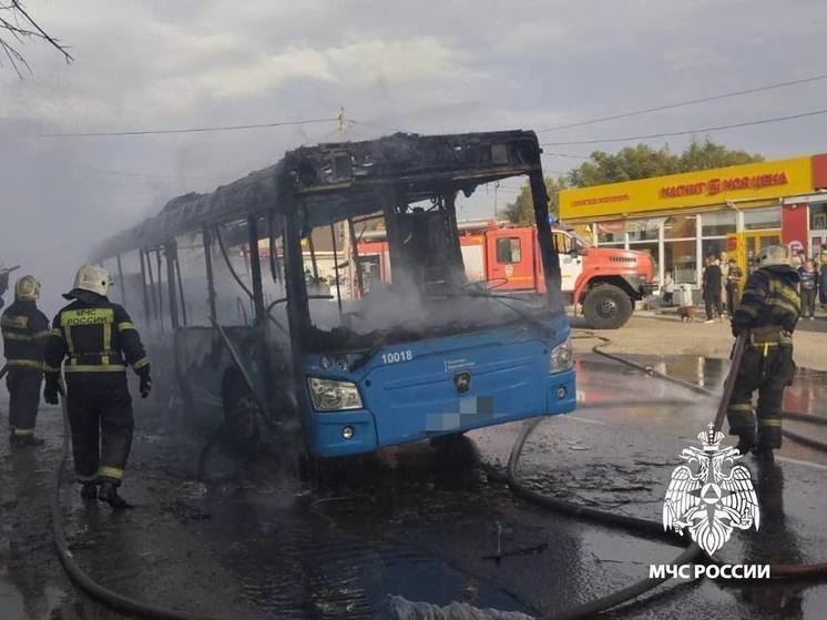 В Заволжском районе Твери сгорел автобус