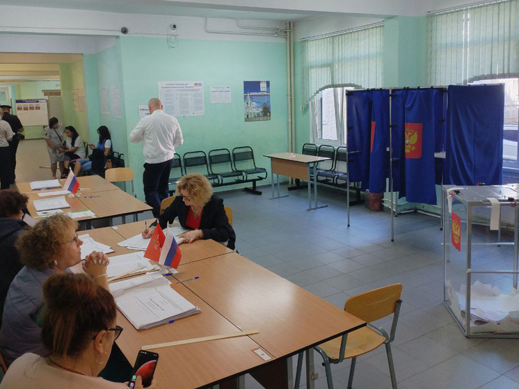 В Санкт-­Петербурге подведены итоги выборов губернатора. С внушительным отрывом победил Александр Беглов: за него проголосовали 59,8% петербуржцев, посетивших 6–8 сентября избирательные участки.