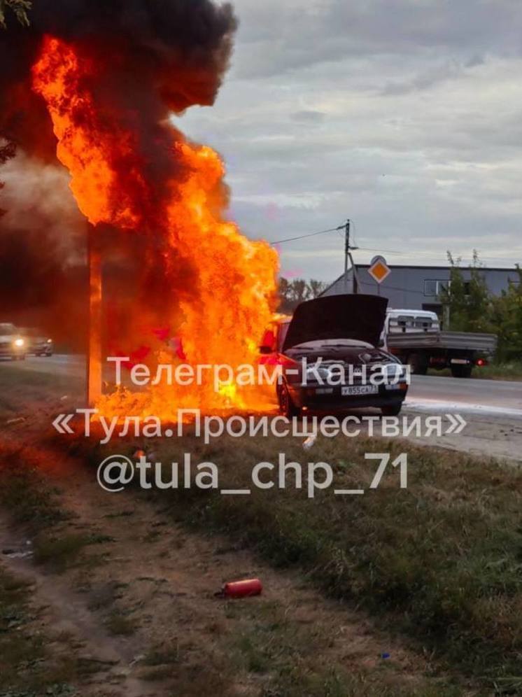 На трассе в Тульской области сгорел автомобиль