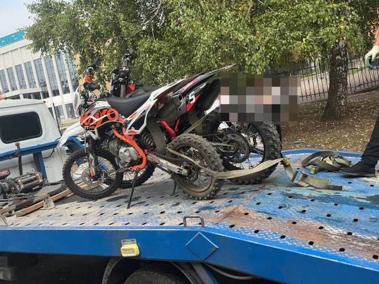 Автоинспекторы задержали в Нижнекамске двух подростков на питбайках