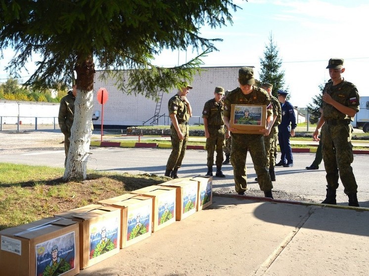 Курсанты военно-учебного центра при КГУ в зону СВО окопные свечи