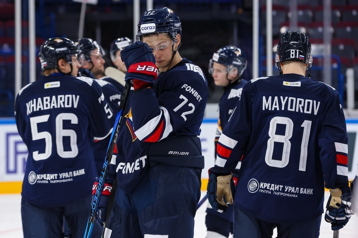 «Металлург» упустил преимущество в две шайбы и проиграл «Нефтехимику»