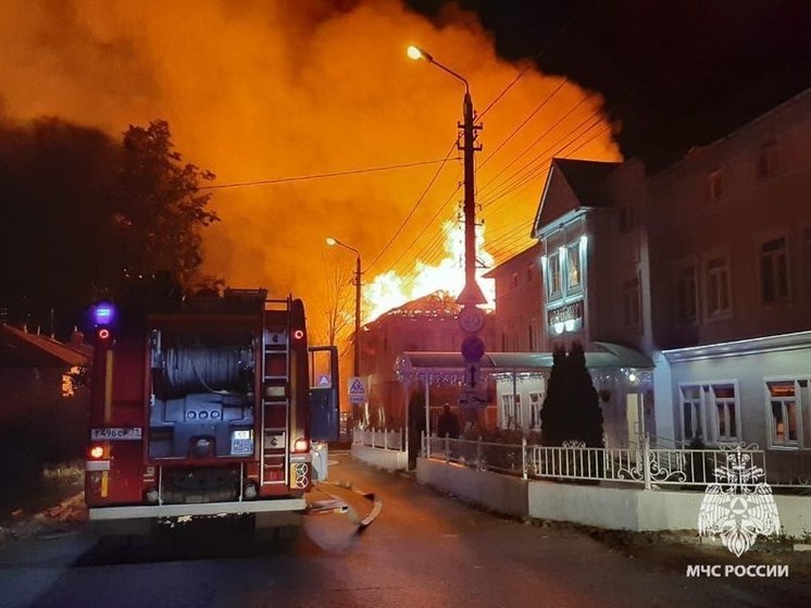 В Туле на Жуковского сгорело здание