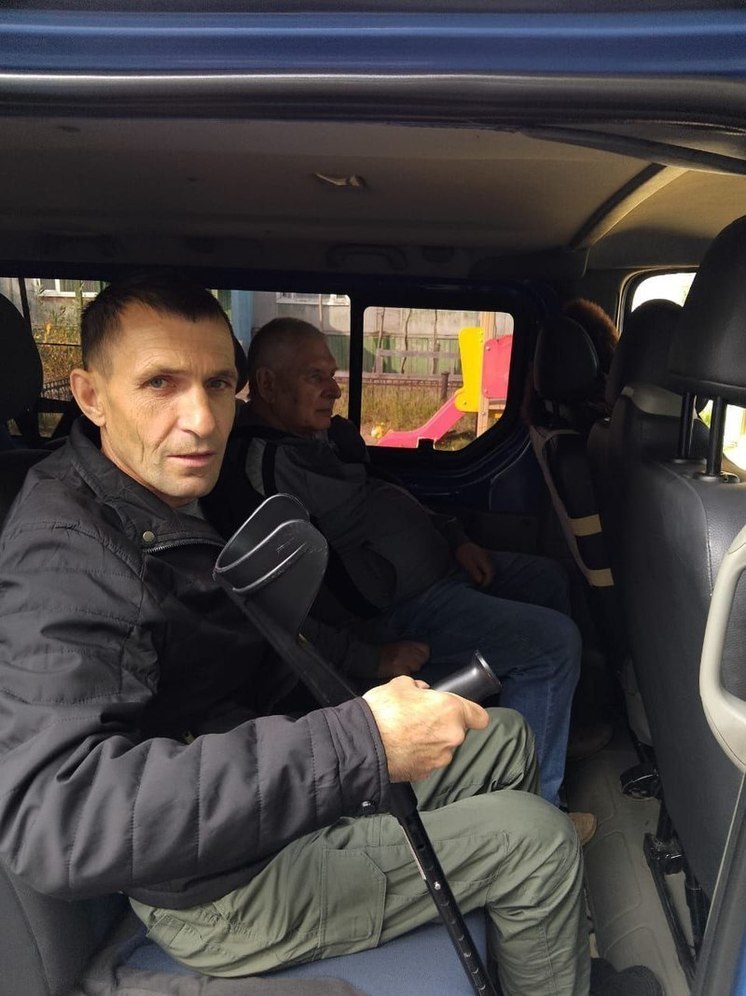 В Салехарде соцкоординатор помогла вернувшемуся с фронта мужчине с лечением раненой ноги
