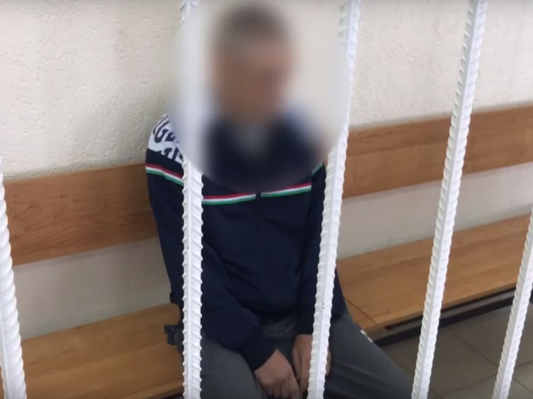 В Омске рецидивист напал на женщин в лифте и угрожал их зарезать