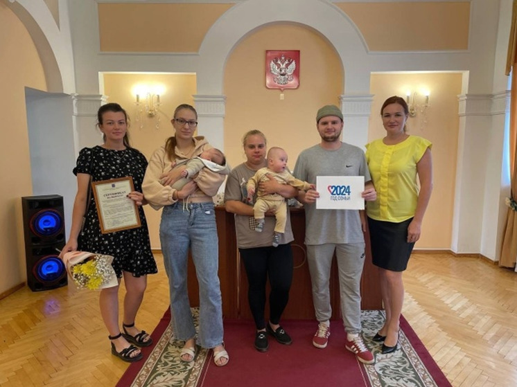 В Боровичском районе 67 семей получили сертификаты на улучшение жилищных условий