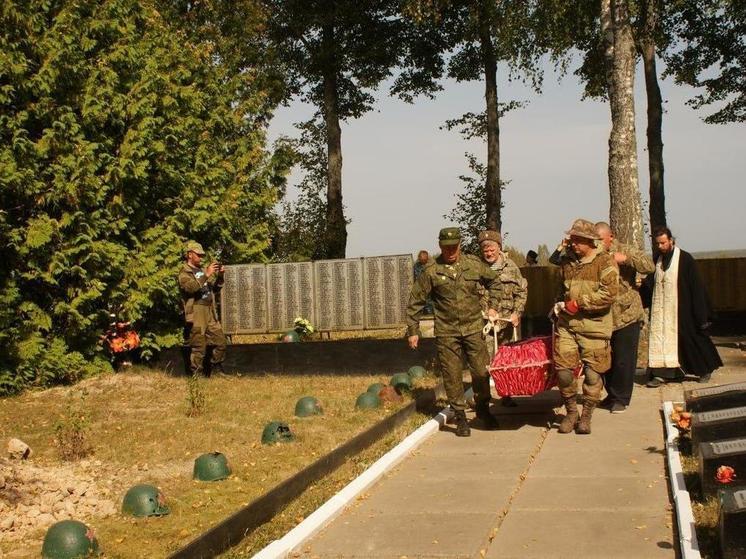 В Жиздринском районе состоялось перезахоронение останков солдат Великой Отечественной войны