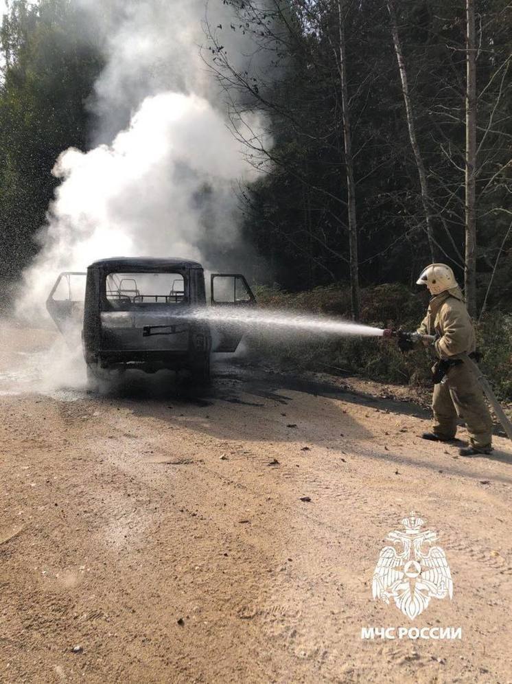 В Тверской области на ходу загорелся «УАЗ»
