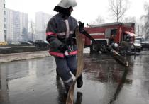 В Москве на ходу прямо под водителей загорелся скутер