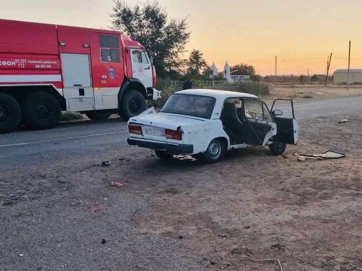 В Астраханской области ночью в ДТП погиб пассажир автомобиля