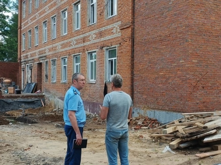 Поликлинику в Карабанове  в срок не сдадут
